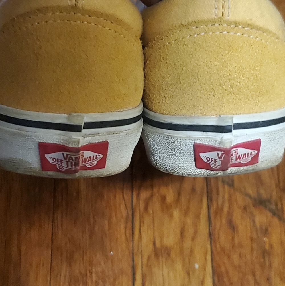 Custom Vans - Picture 4 of 5